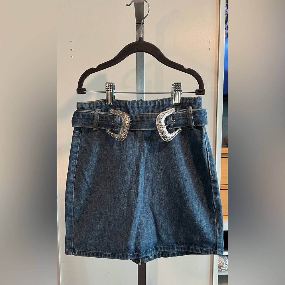 Pretty little thing denim skirt NWT size 0 [E-4]